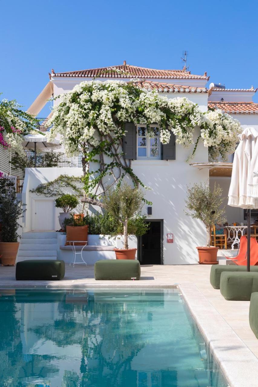 Yayaki Spetses Hotel Exterior photo